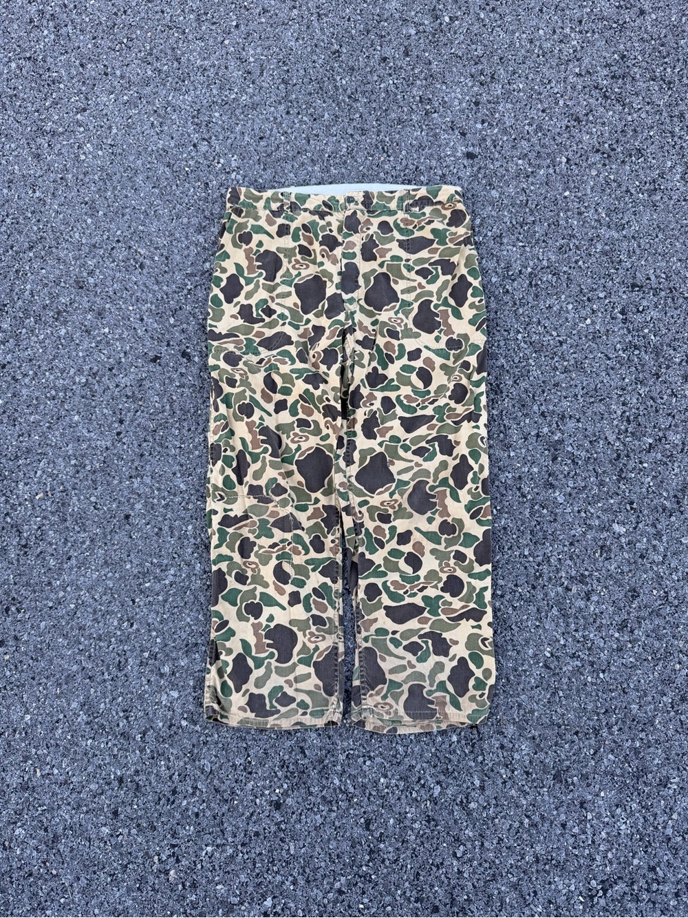Vintage Frogskin Camo Pants Mens Size Large 34x27
Outdoor Hunting Distressed
